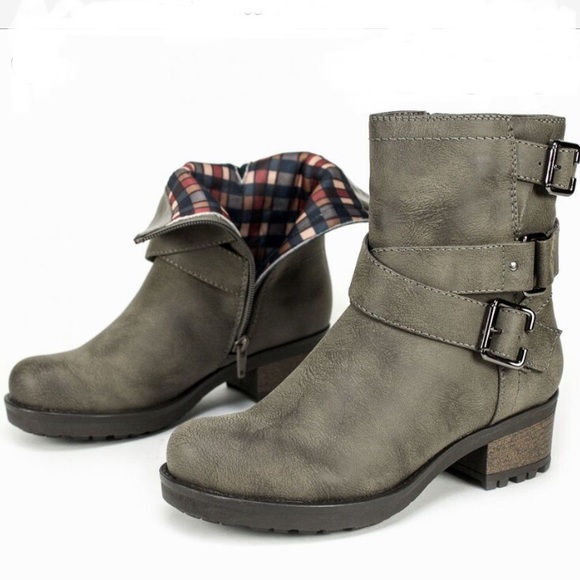 White Mountain Shoes - Biker moto buckle strap sz 8 vegan leather bootie